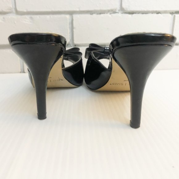 White House Black Market Bow Heels size 8 - Picture 5 of 8